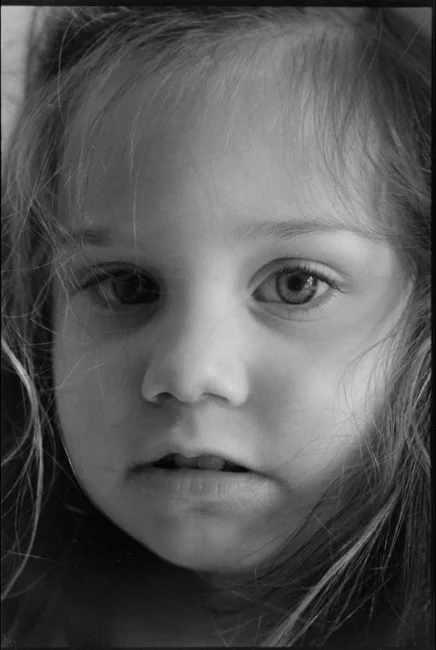 Black and white portrait sitting by Angelique Antoniou, Portraits 03