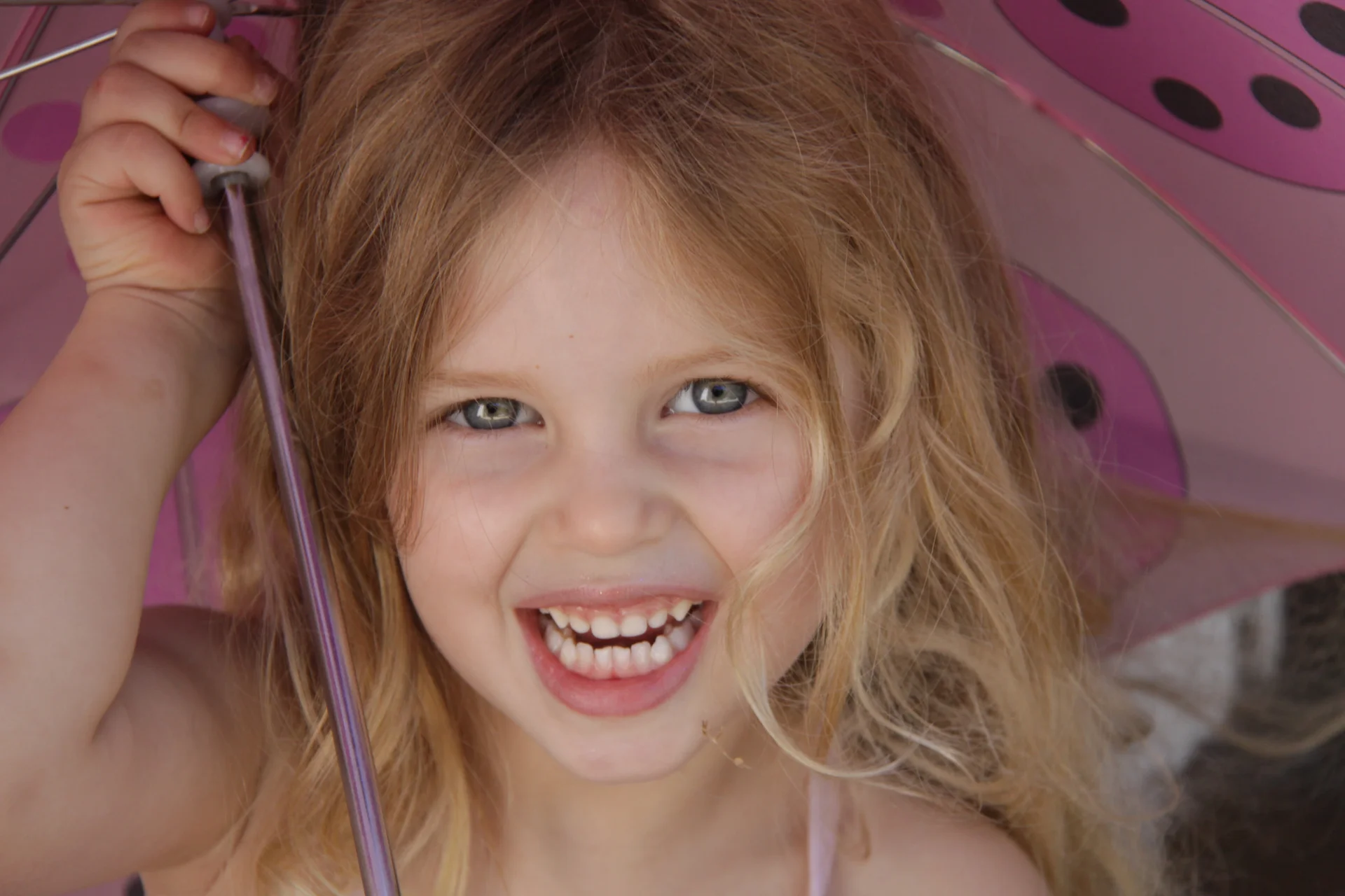 Colour portrait sitting by Angelique Antoniou, Portraits 17