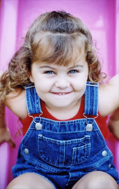 Colour portrait sitting by Angelique Antoniou, Portraits 30
